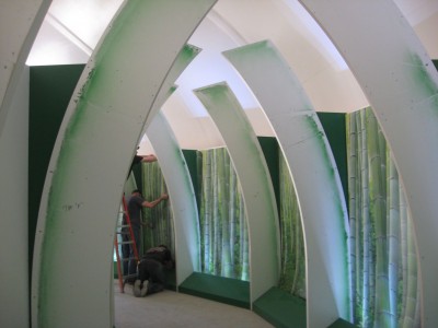 Wooden frames were installed as the basis for the ‘bamboo corridor,’ then graphics were added.