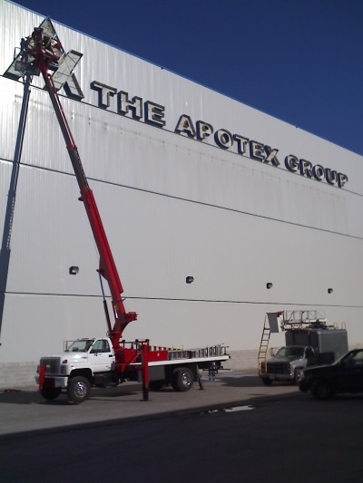All markings for electric signs are to be visible during installation and available afterwards.