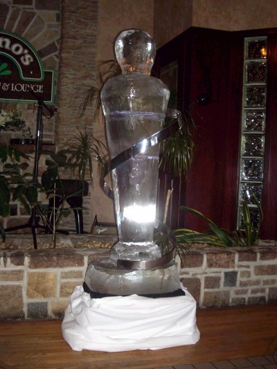 Fire and Ice Creations’ high-profile achievements include sculptures for the 2007 Juno Awards (left) and a replica of Saskatoon’s University Bridge (right).