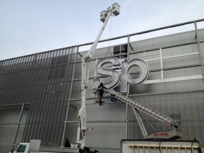 For Calgary’s new science centre, a series of channel letters, to be illuminated with light-emitting diodes (LEDs), had to be raised and bolted into place one at a time.