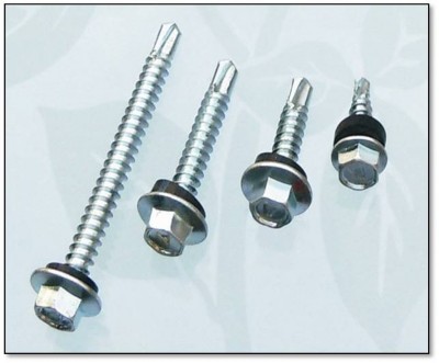 ‘Self-drilling’ screws are suitable only for lightweight sign installations.