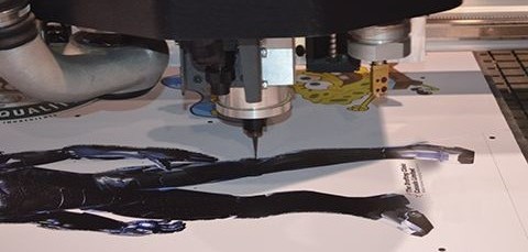 Oscillating knife cutting foamcore