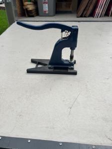 Heavy Duty Grommet photo.
