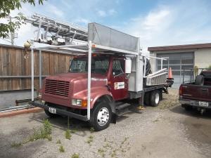 1996 International diesel truck photo.