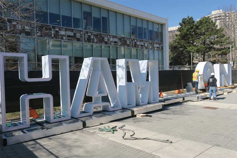 The new sign’s aluminum letters are held in place by stainless steel bolts and an HDPE base.