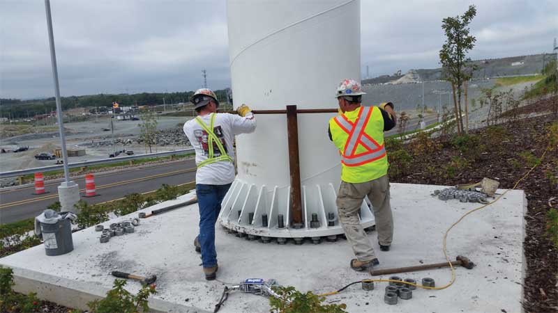 Bolting the main poles required special tools to be able to tighten the extra-large nuts.