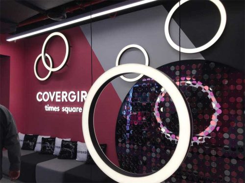 Photos by Zack Sharon Combining brand elements and illumination through custom lighting provide maximum brand impact.
