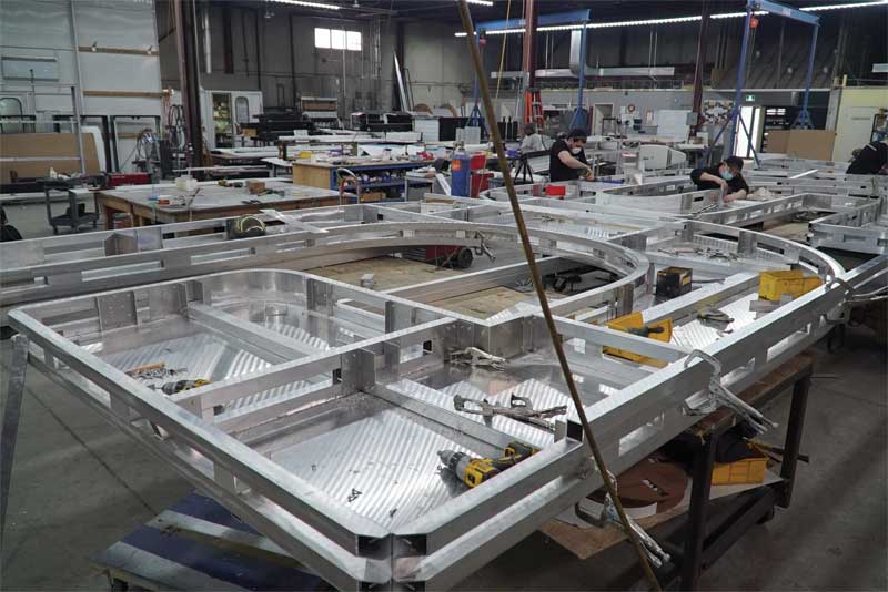 Completing the entire project in one area presented several new obstacles. To tackle these challenges, the team began with the construction of the face, followed by the back and, lastly, the steel structure that would support the sign. Completing the entire project in one area presented several new obstacles. To tackle these challenges, the team began with the construction of the face, followed by the back and, lastly, the steel structure that would support the sign.