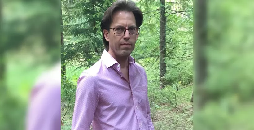 A headshot of Chad Croissant.