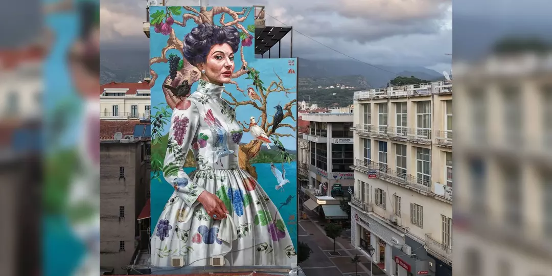 A full view of the mural.